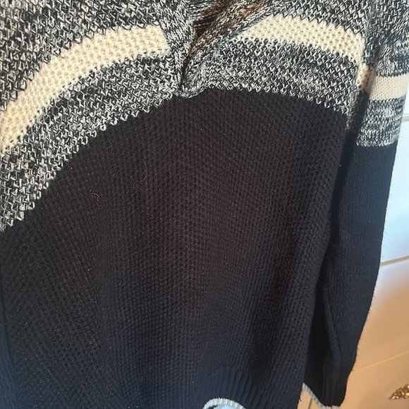 Men's Black and Gray Sweater! Clearance! - Picture 3 of 4